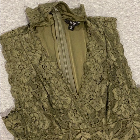 Short green lace dress - Picture 2 of 3